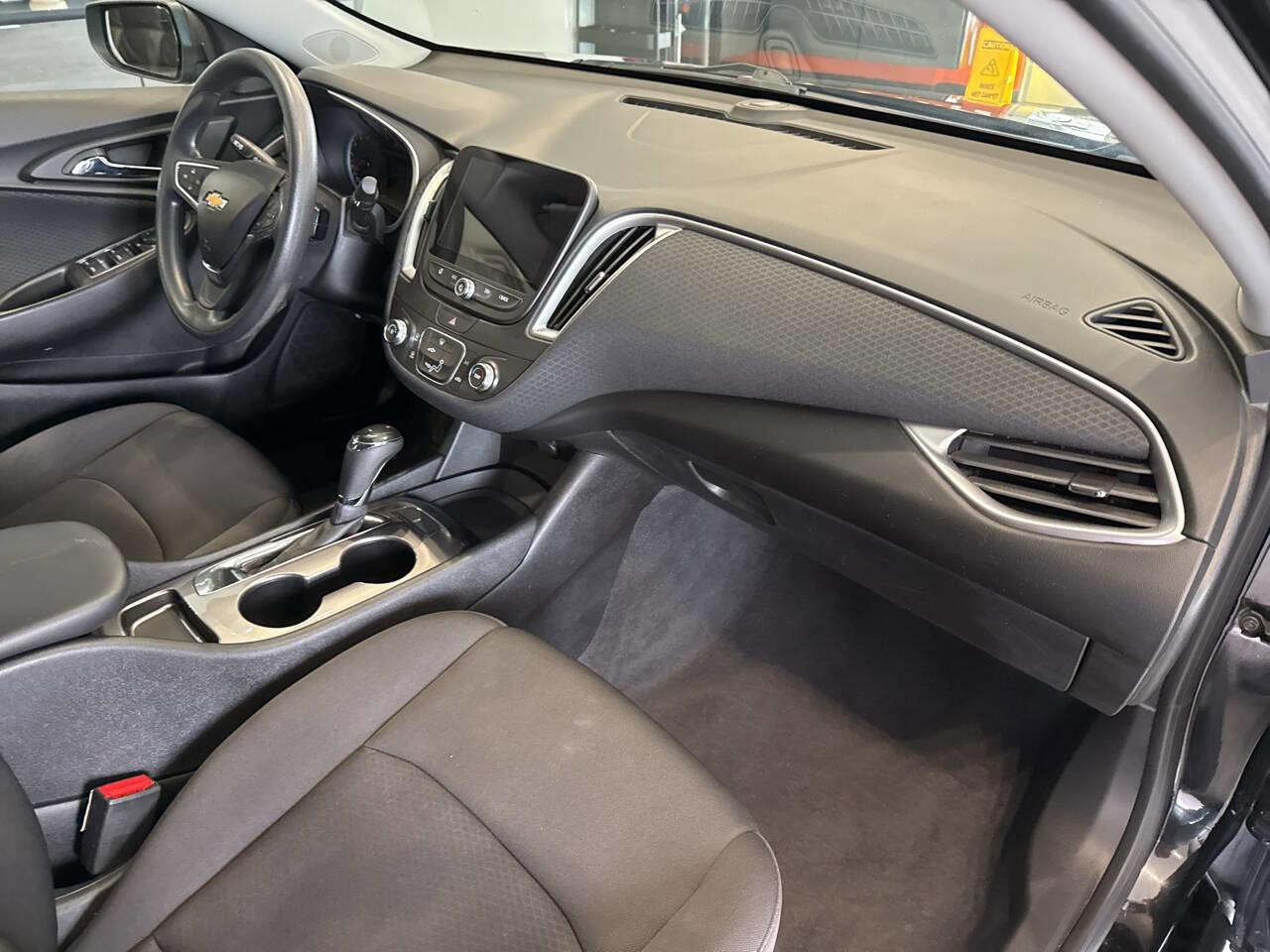Used 2019 Chevrolet Malibu LS image 34