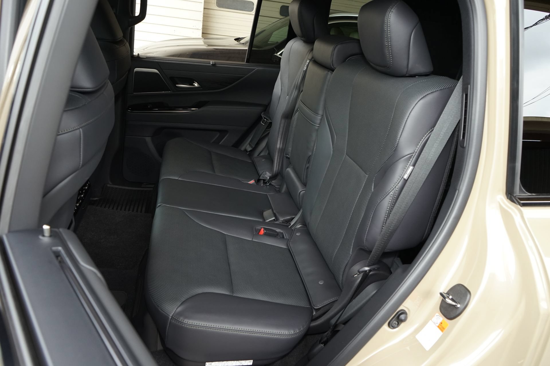 Used 2026 Lexus LX 700h Overtrail AWD/4WD image 24