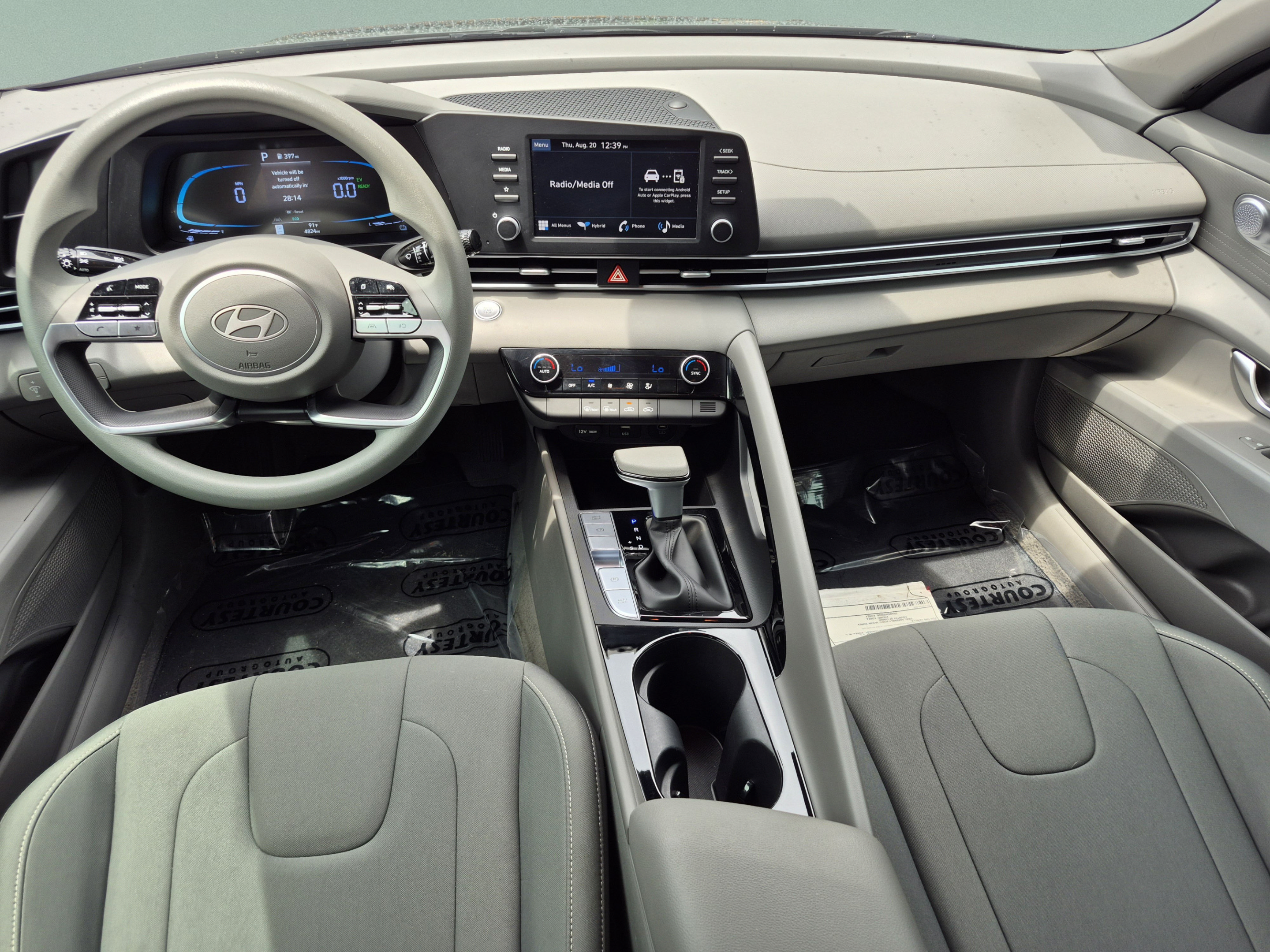 Certified 2025 Hyundai Elantra Hybrid FWD image 10