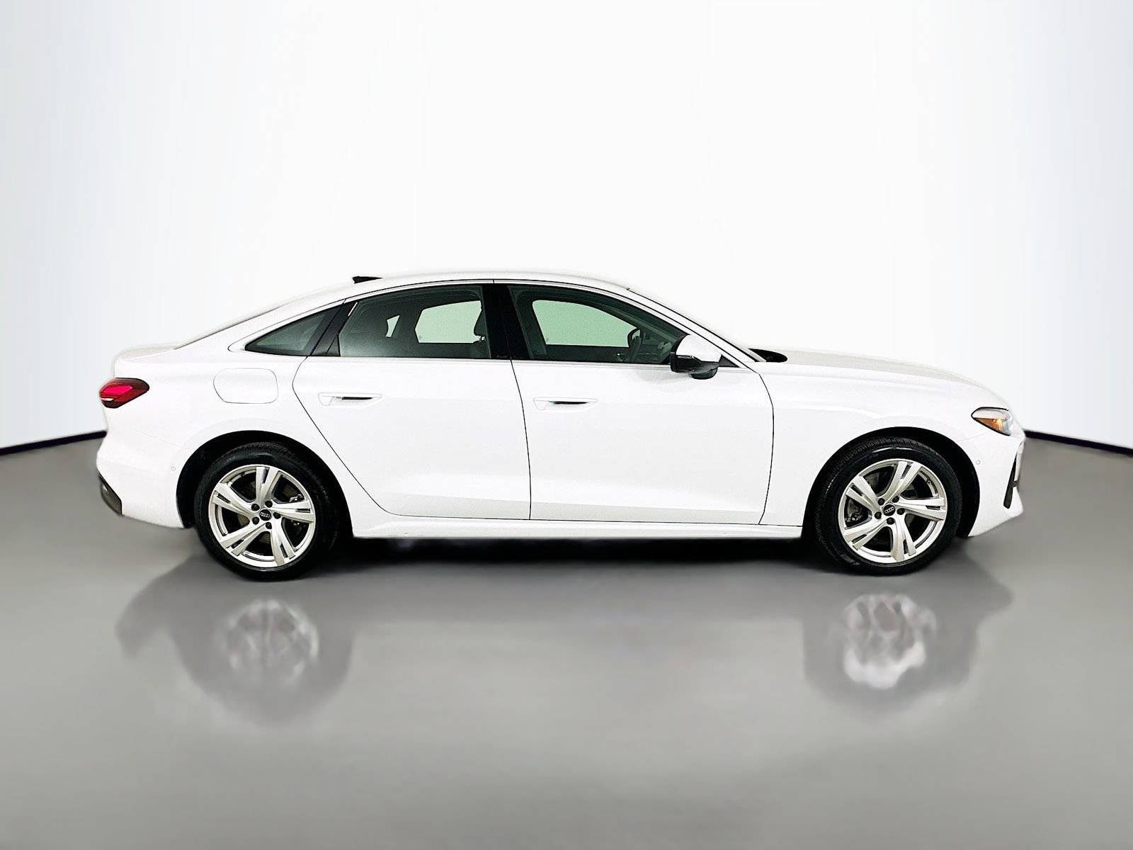 Used 2025 Audi A5 2.0T Premium w/ Convenience Package AWD/4WD image 4