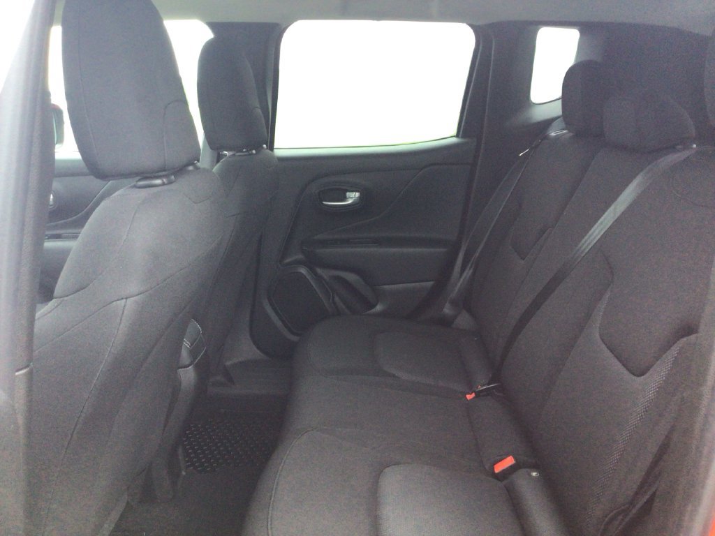 Used 2023 Jeep Renegade Latitude AWD/4WD image 9