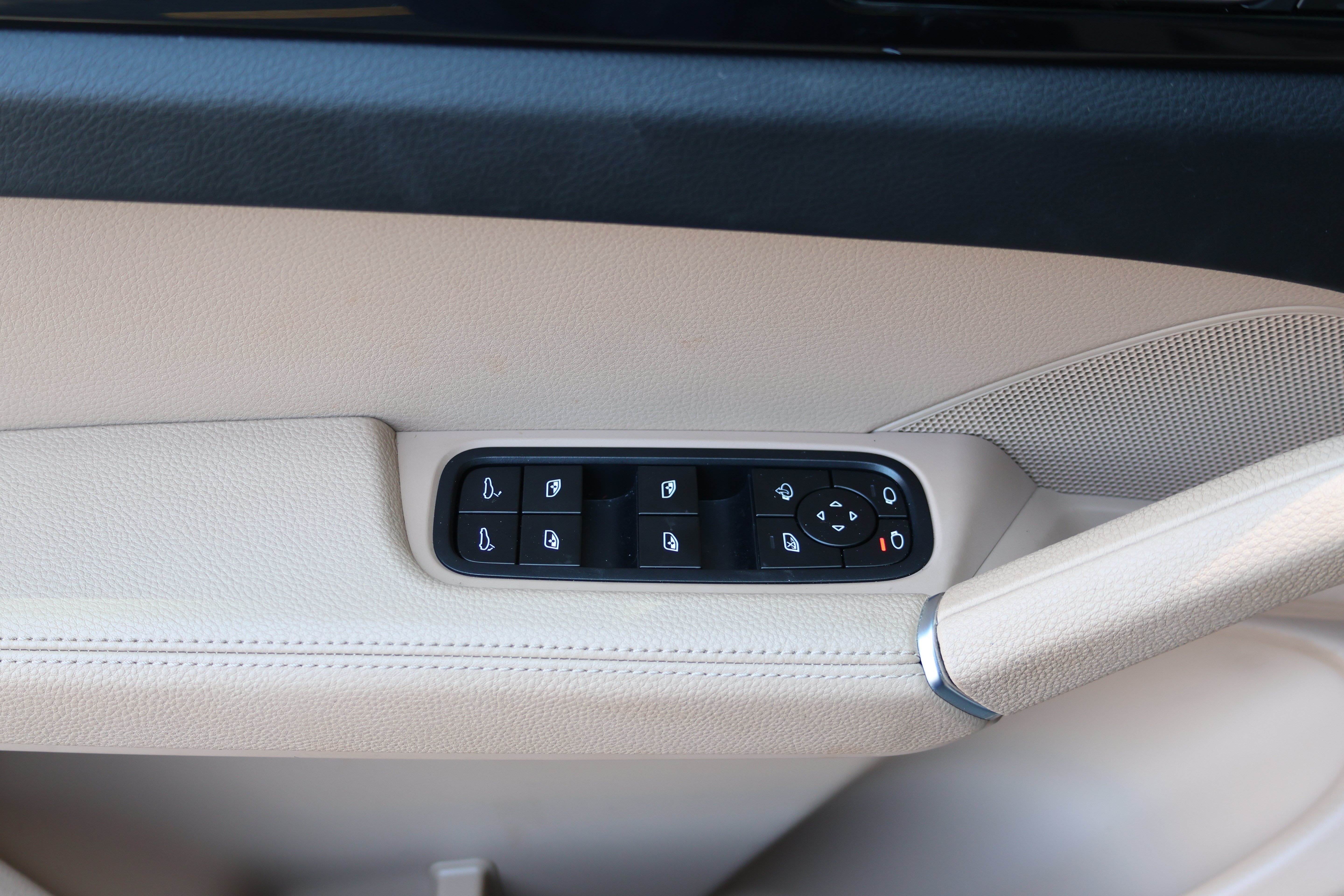 Used 2023 Porsche Cayenne Platinum Edition AWD/4WD image 23