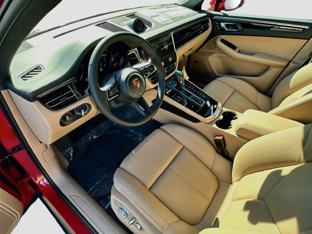 New 2026 Porsche Macan AWD/4WD image 4