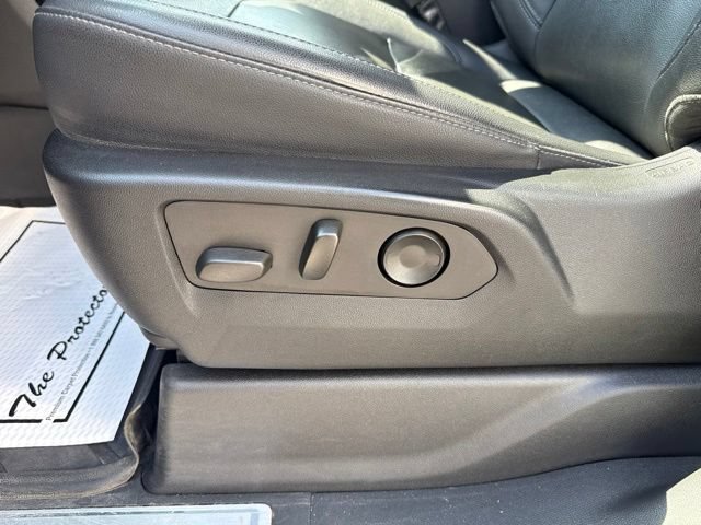 Used 2022 Chevrolet Silverado 1500 RST w/ Convenience Package II AWD/4WD image 17