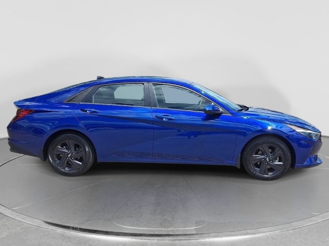 Used 2023 Hyundai Elantra SEL FWD image 7