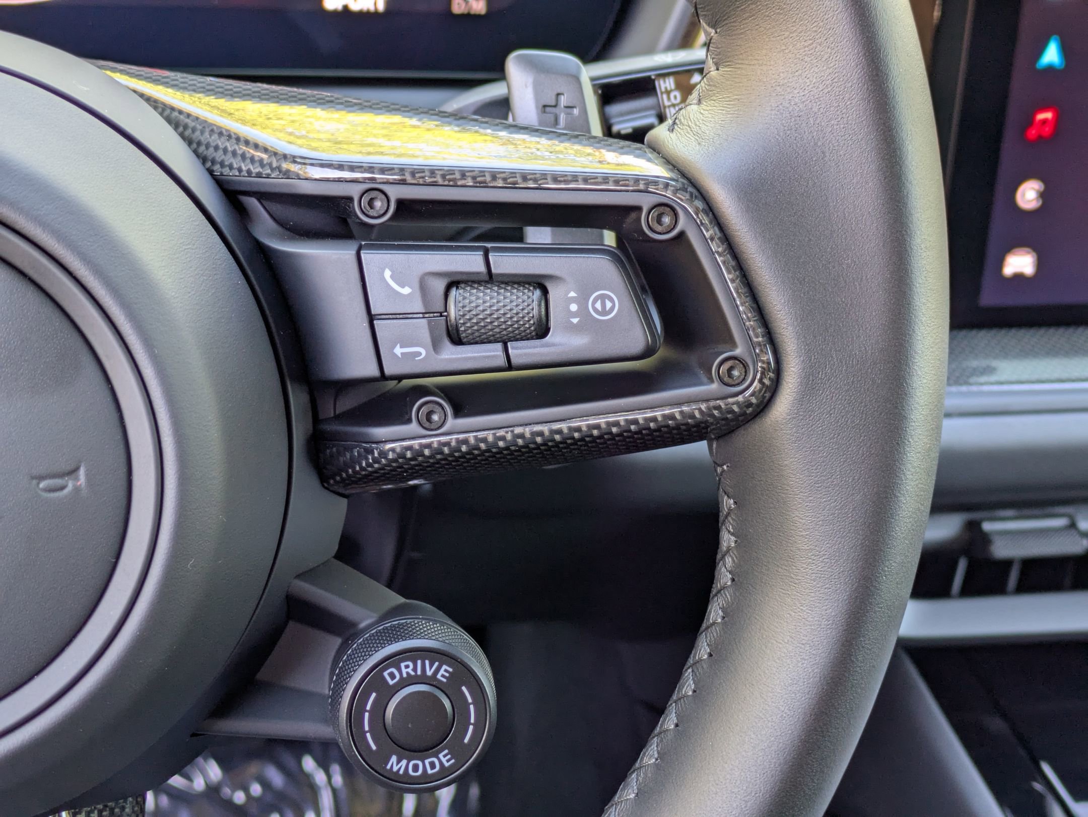 Used 2025 Porsche Cayenne GTS AWD/4WD image 19