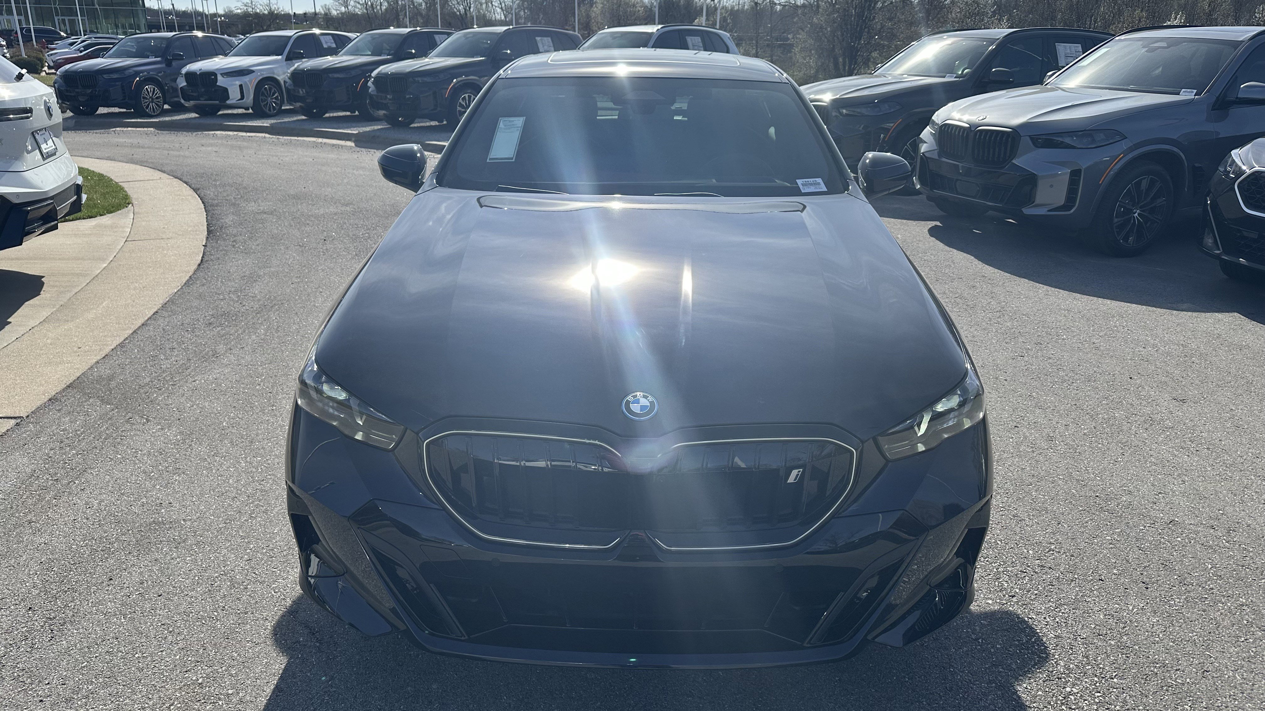 New 2026 BMW i5 eDrive40 w/ M Sport Package image 3