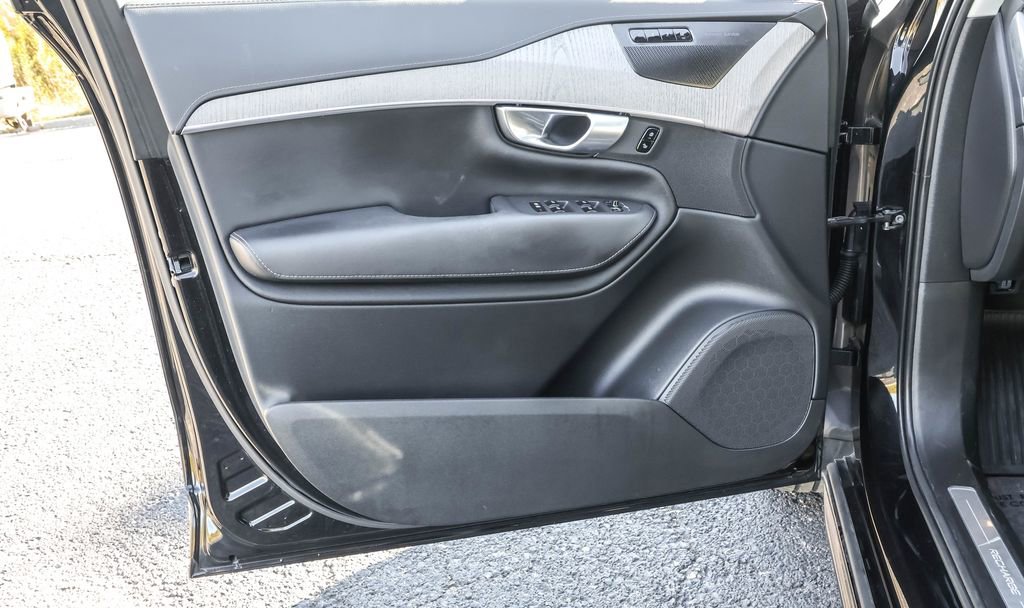 Used 2023 Volvo XC90 T8 Ultimate image 26