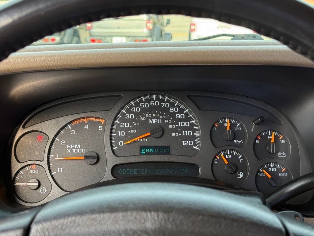 Used 2004 Chevrolet Silverado 2500 LS w/ Skid Plate Package AWD/4WD image 16