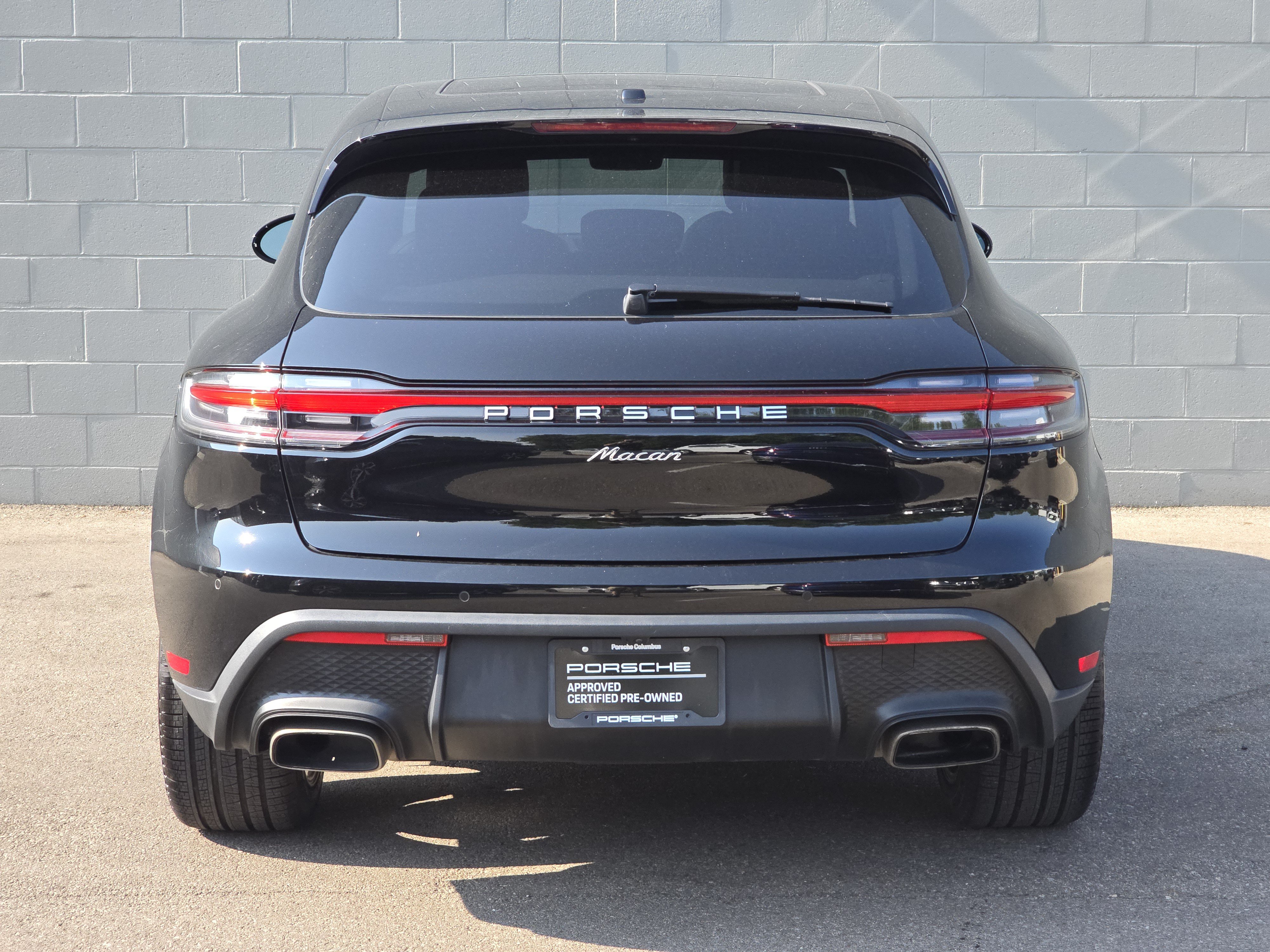 Certified 2023 Porsche Macan AWD/4WD image 13