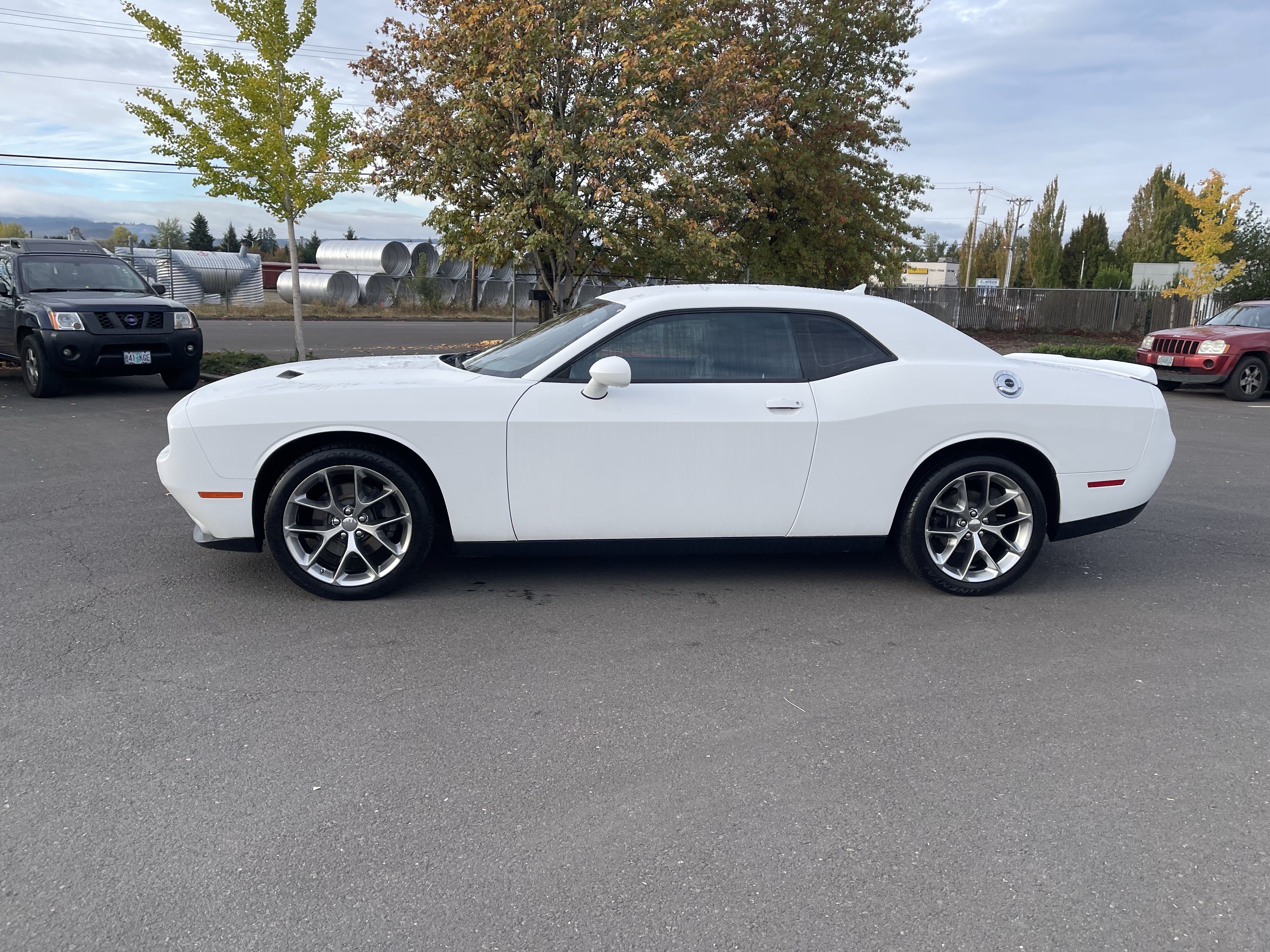 Used 2020 Dodge Challenger SXT w/ Plus Package RWD image 2