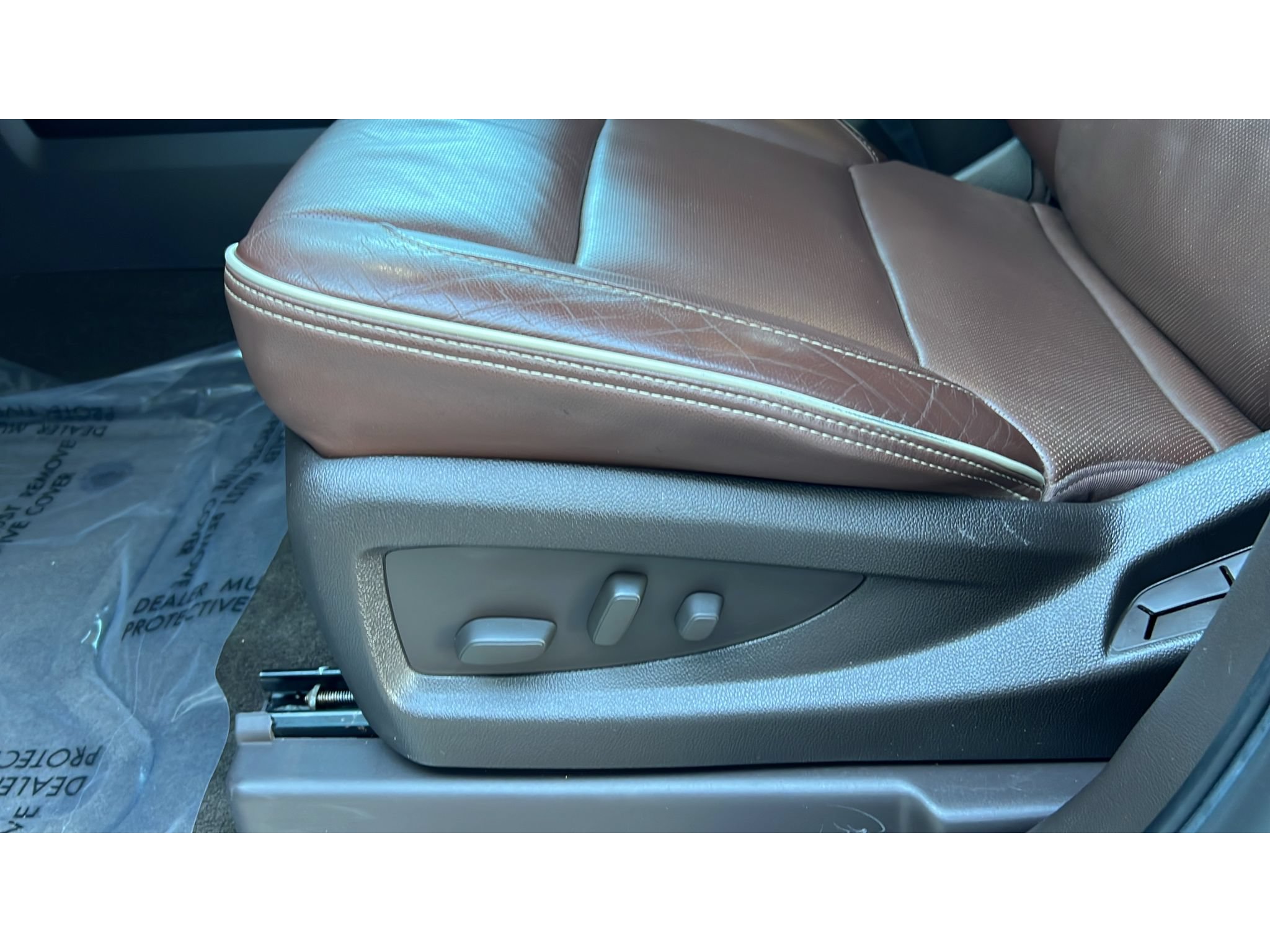 Used 2015 Chevrolet Silverado 1500 High Country w/ High Country Premium Package AWD/4WD image 25