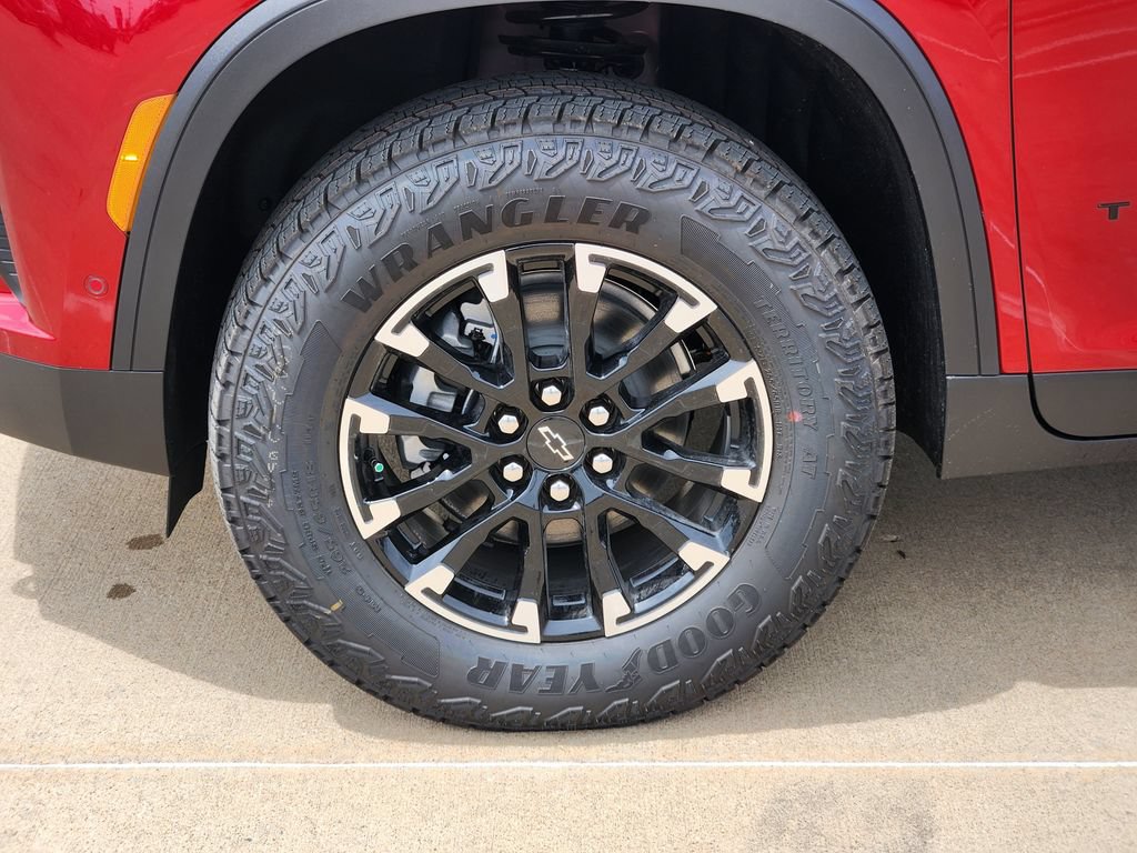 New 2026 Chevrolet Traverse Z71 w/ Enhanced Driving Package AWD/4WD image 9