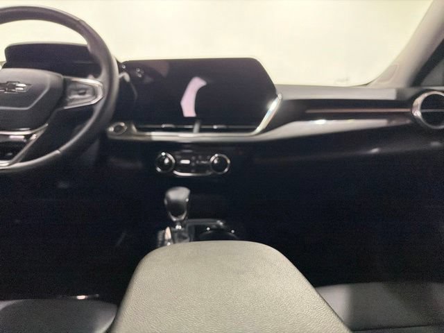Used 2025 Chevrolet Trax ACTIV w/ Driver Confidence Package FWD image 34