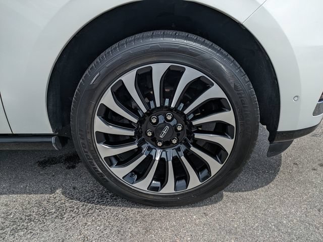 Used 2024 Lincoln Navigator Black Label AWD/4WD image 11