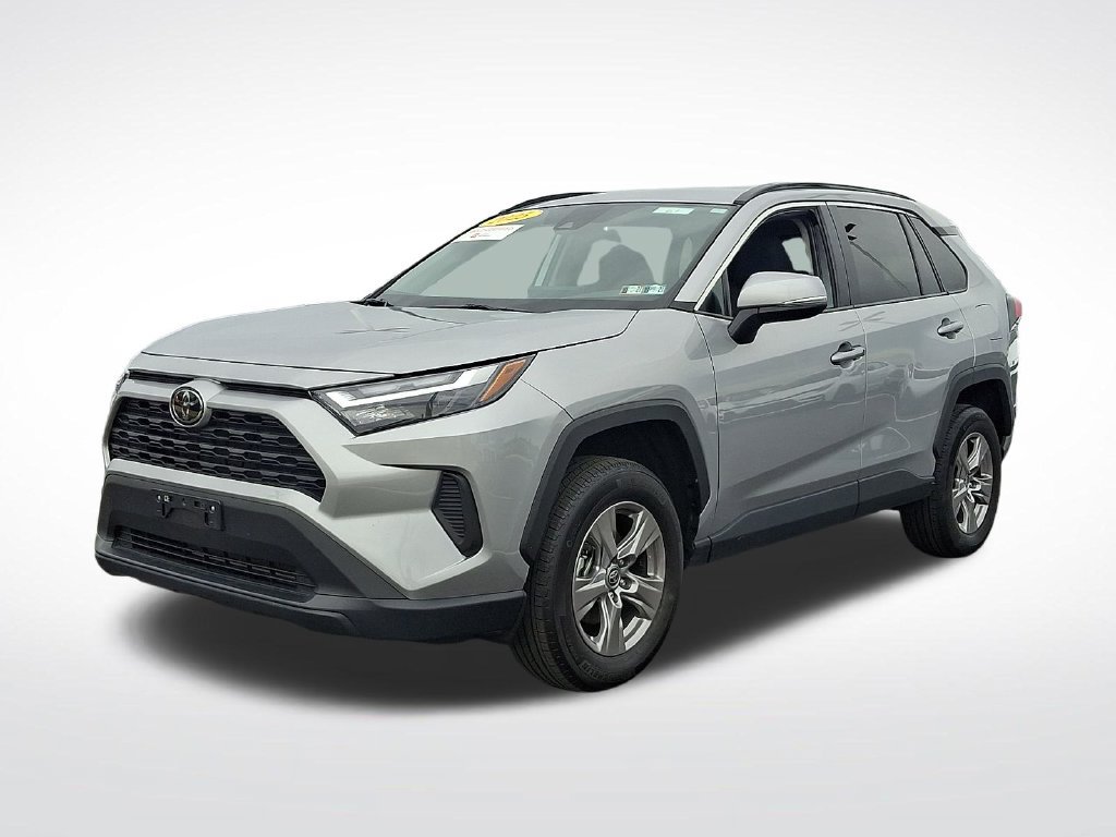 Certified 2025 Toyota RAV4 XLE AWD/4WD image 3