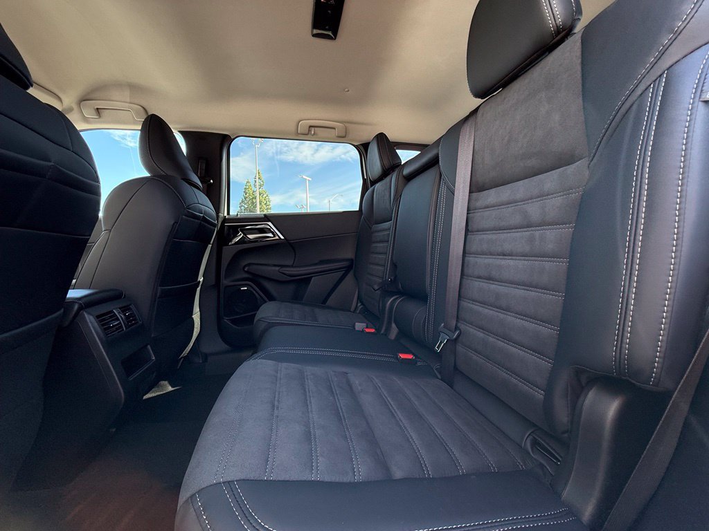 New 2026 Mitsubishi Outlander SE FWD image 39