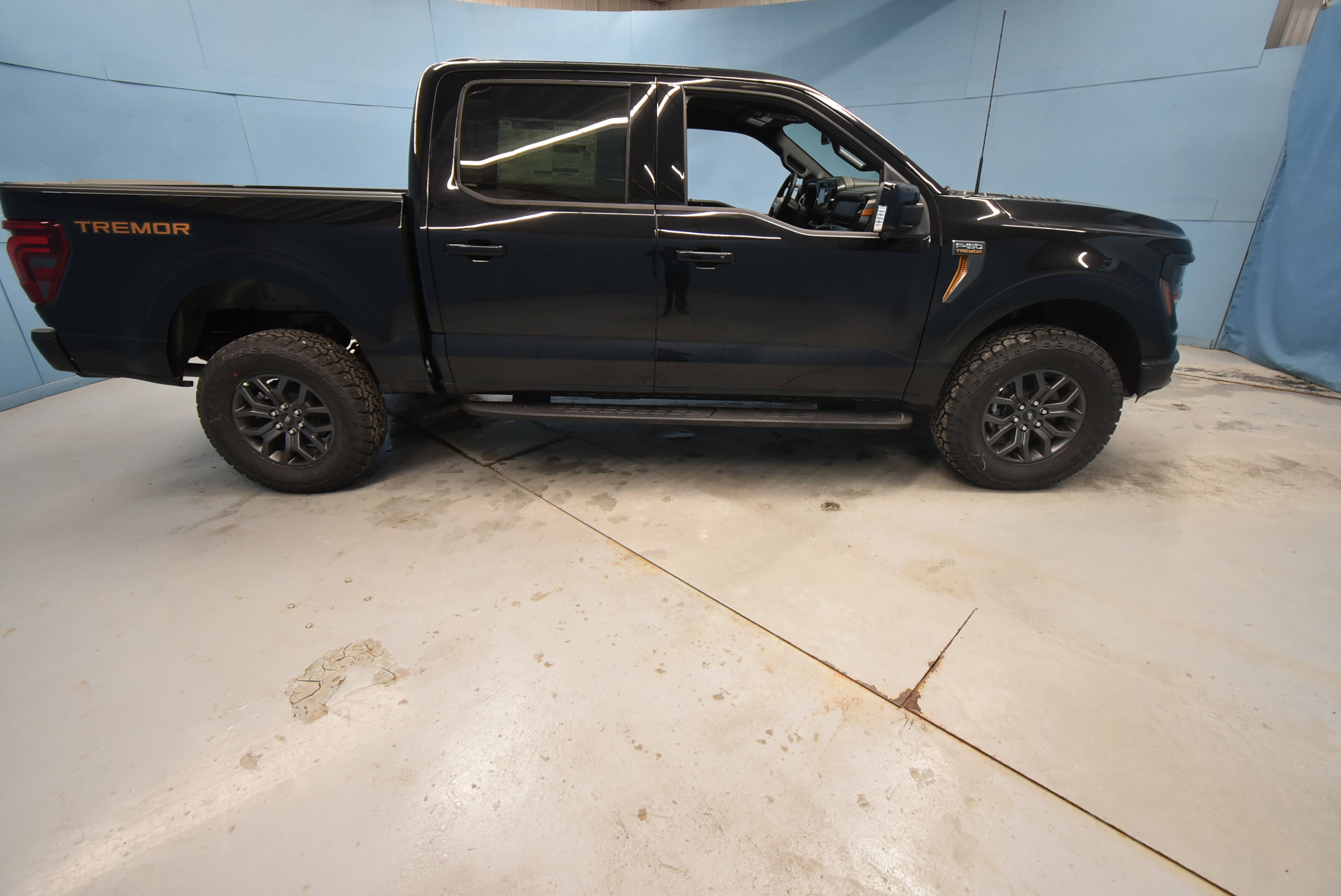 New 2025 Ford F150 Tremor w/ Equipment Group 402A High image 34