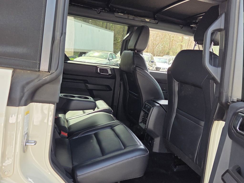 Used 2025 Ford Bronco Outer Banks image 14