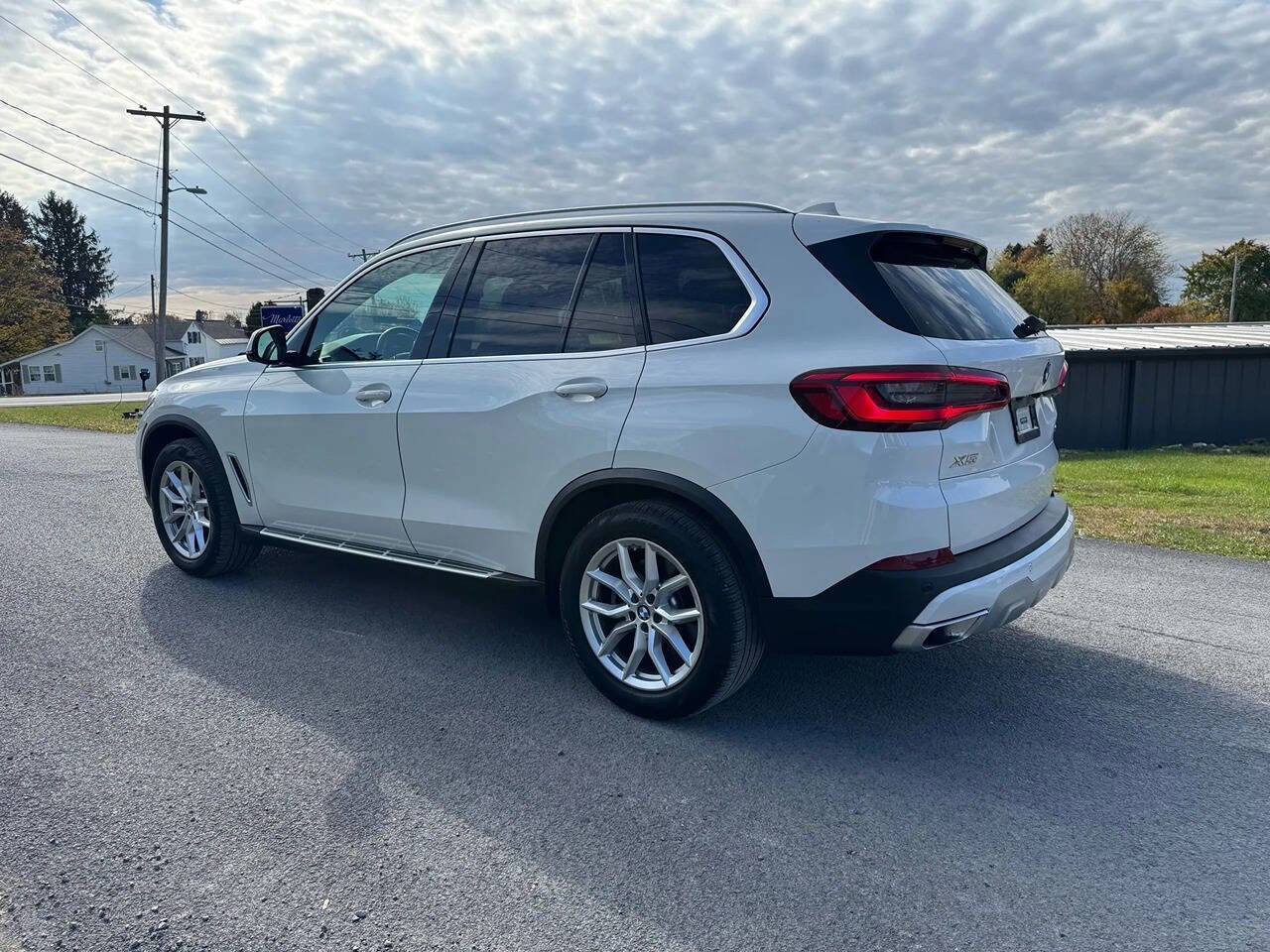 Used 2019 BMW X5 xDrive40i w/ Convenience Package image 2