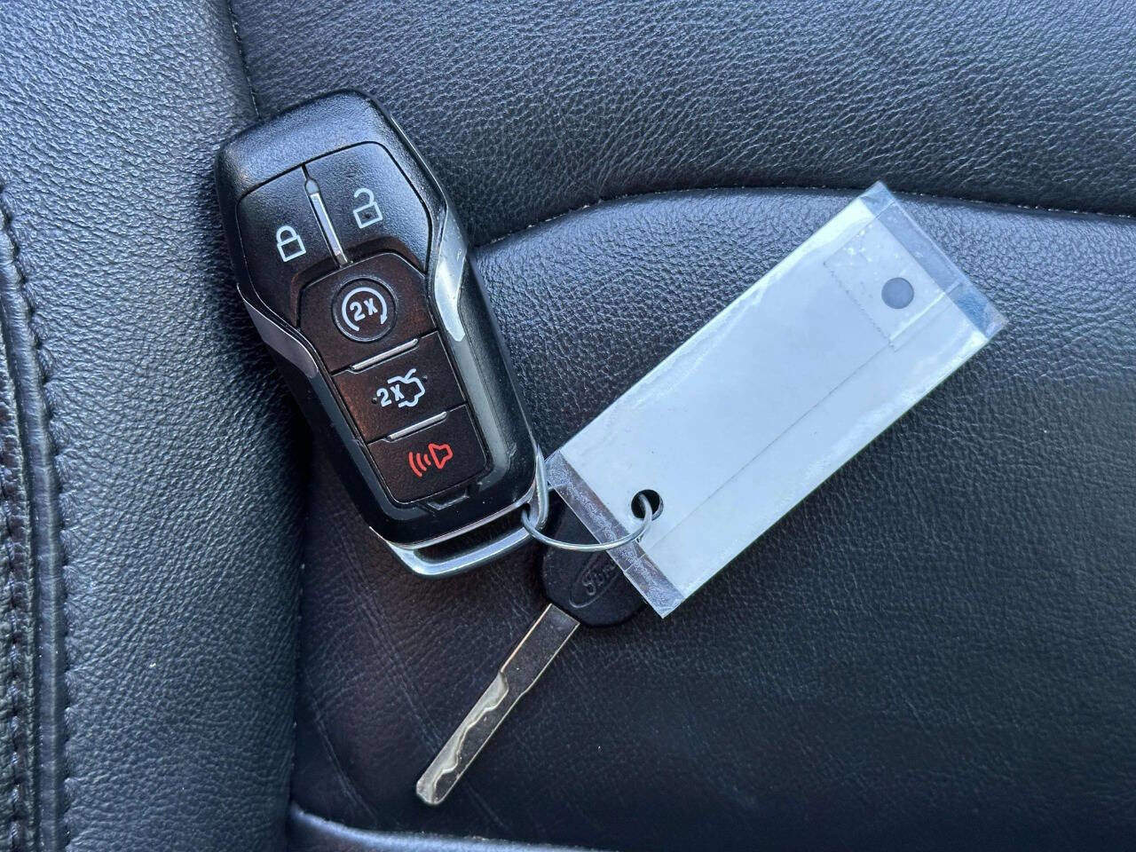 Used 2016 Ford Explorer XLT w/ Equipment Group 202A image 33