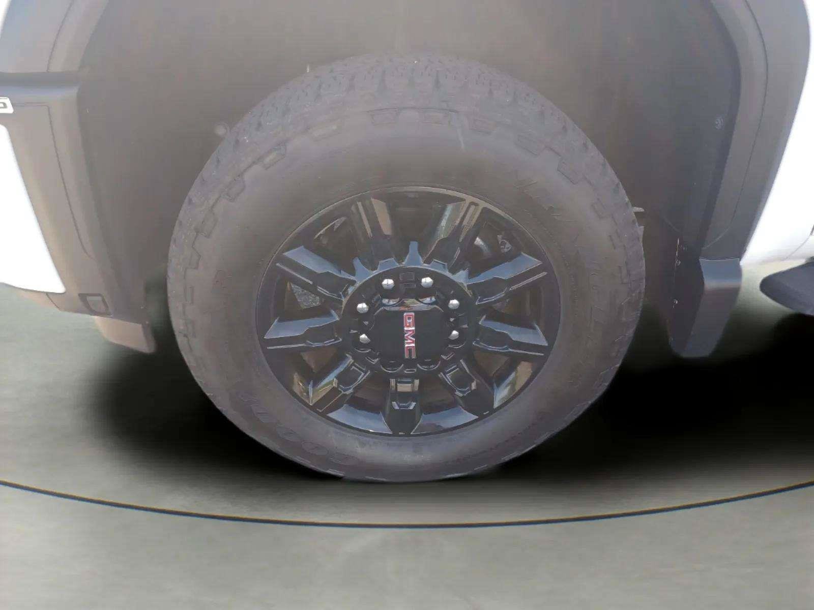 Used 2024 GMC Sierra 2500 4x4 Crew Cab AT4 w/ AT4 Premium Plus Package image 32