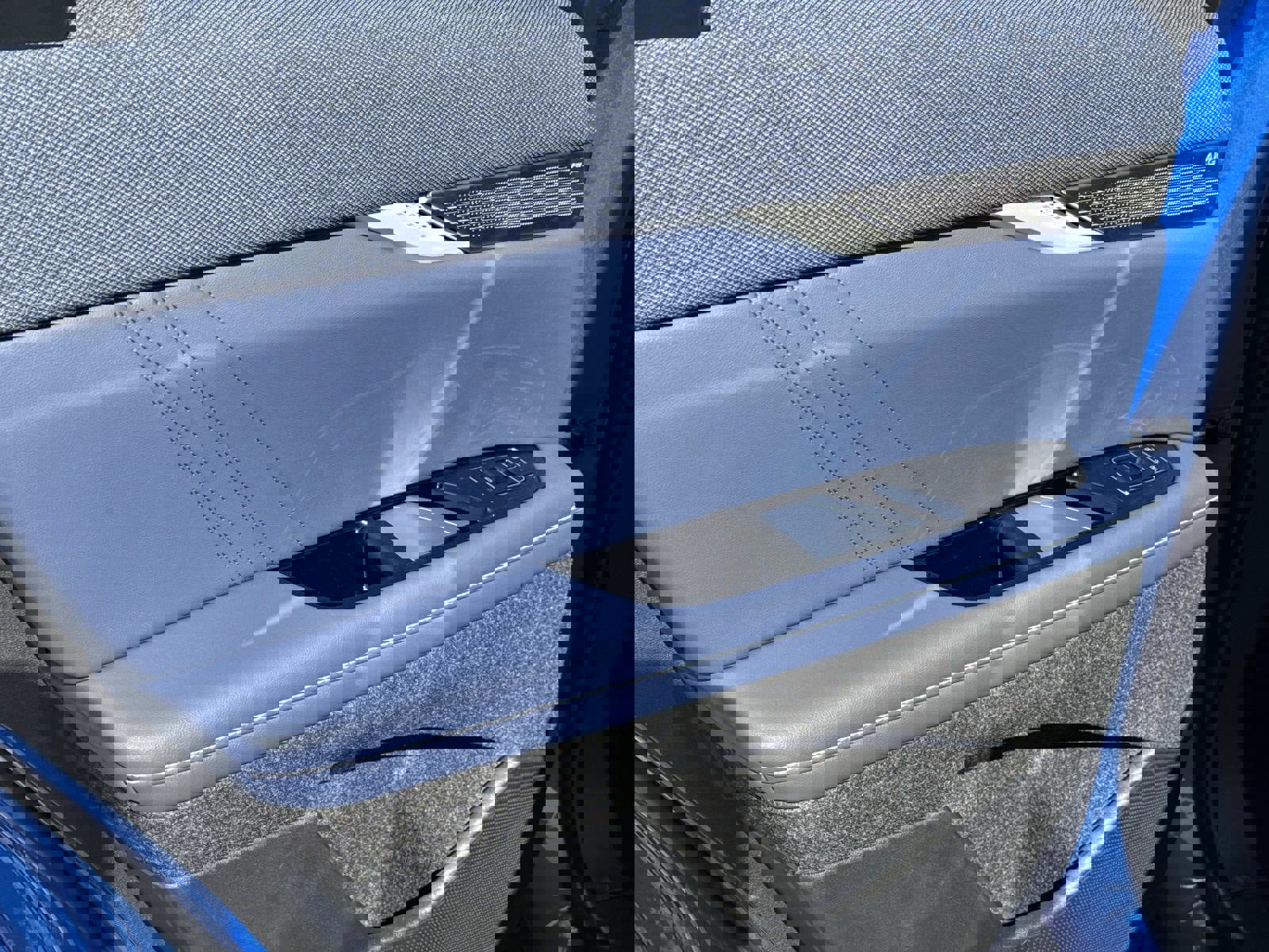 New 2026 Cadillac Optiq Luxury 2 image 11