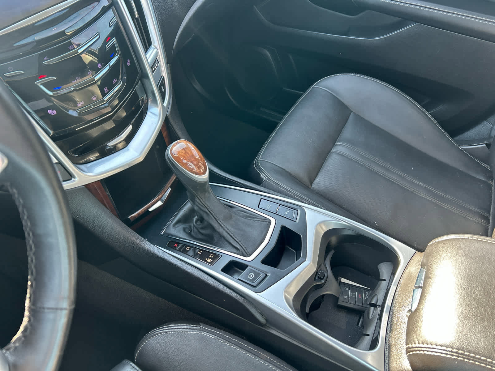 Used 2014 Cadillac SRX Luxury image 37