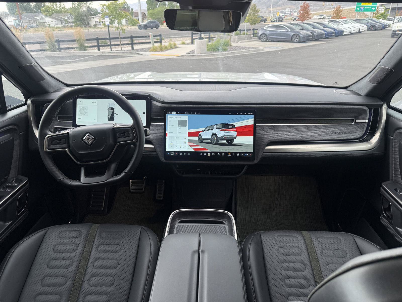 Used 2023 Rivian R1S Adventure AWD/4WD image 22