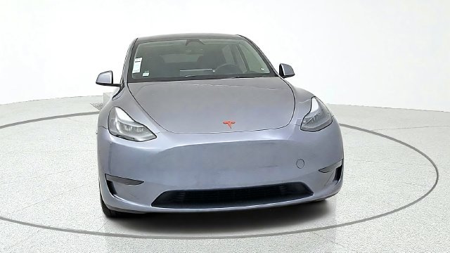 Used 2025 Tesla Model Y Long Range RWD image 2