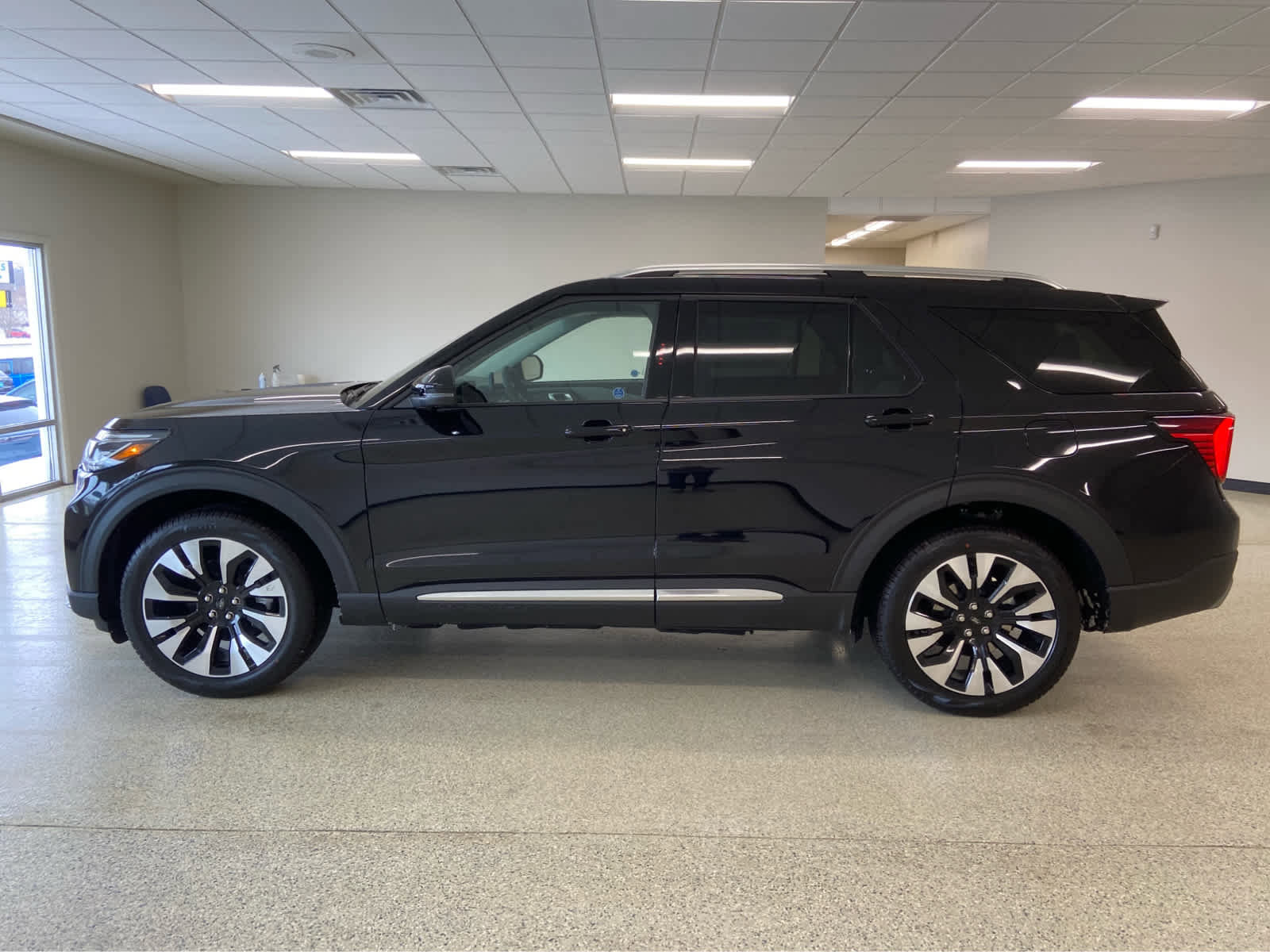 New 2026 Ford Explorer Platinum image 11