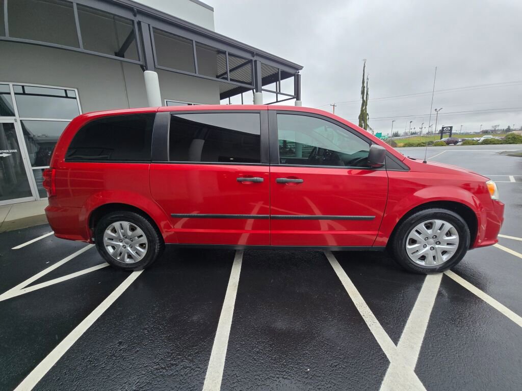 Used 2015 Dodge Grand Caravan American Value Package image 4