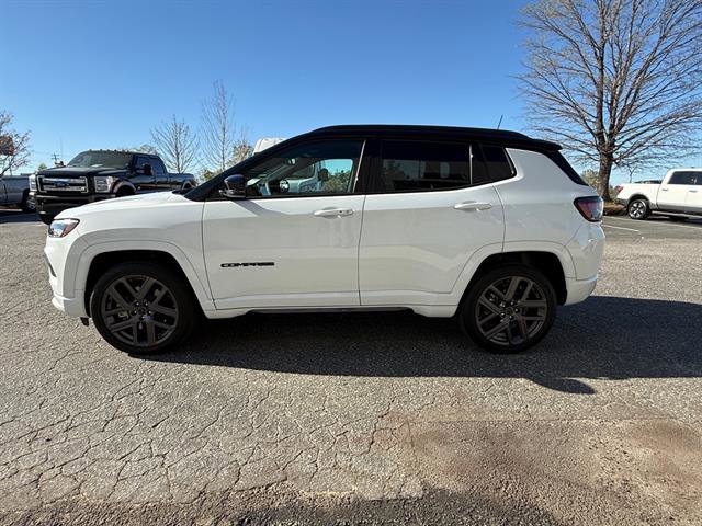 Used 2025 Jeep Compass Limited w/ High Altitude Package image 6