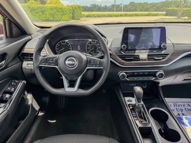 Used 2023 Nissan Altima 2.5 SV FWD image 18