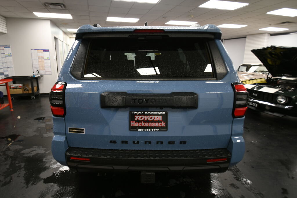 Used 2025 Toyota 4Runner SR5 image 6