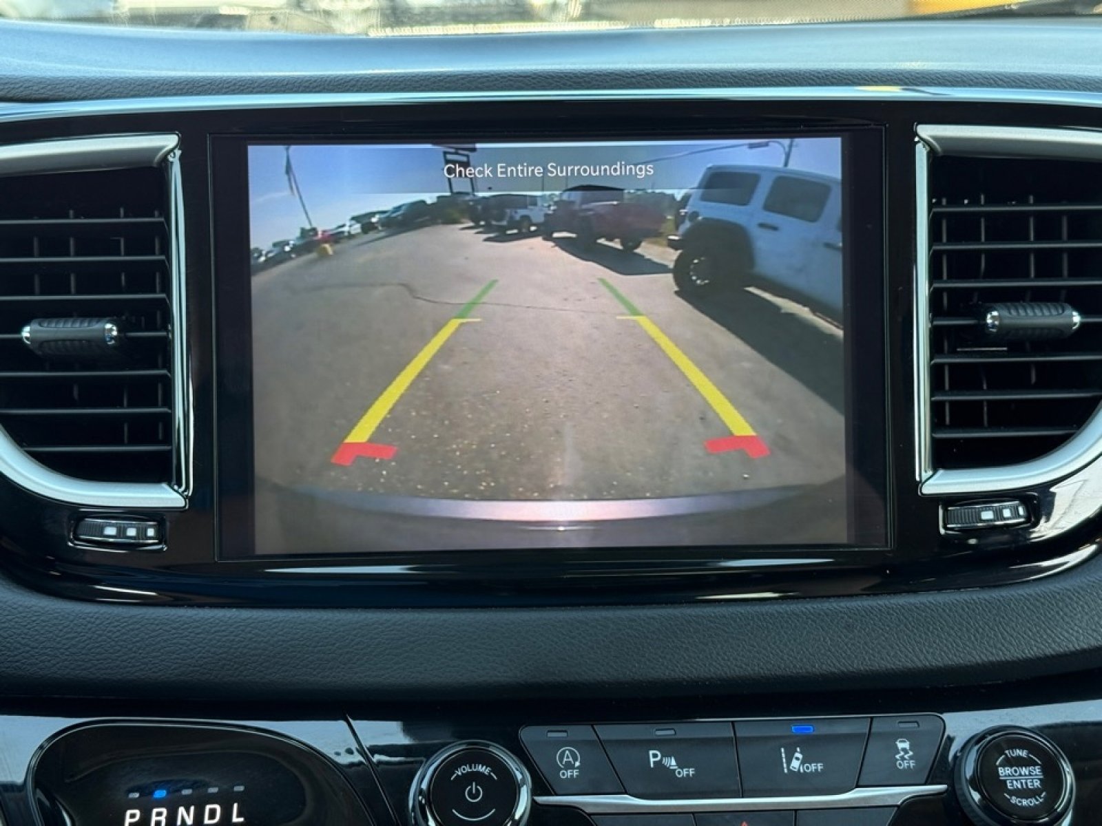 Used 2023 Chrysler Pacifica Touring-L image 35