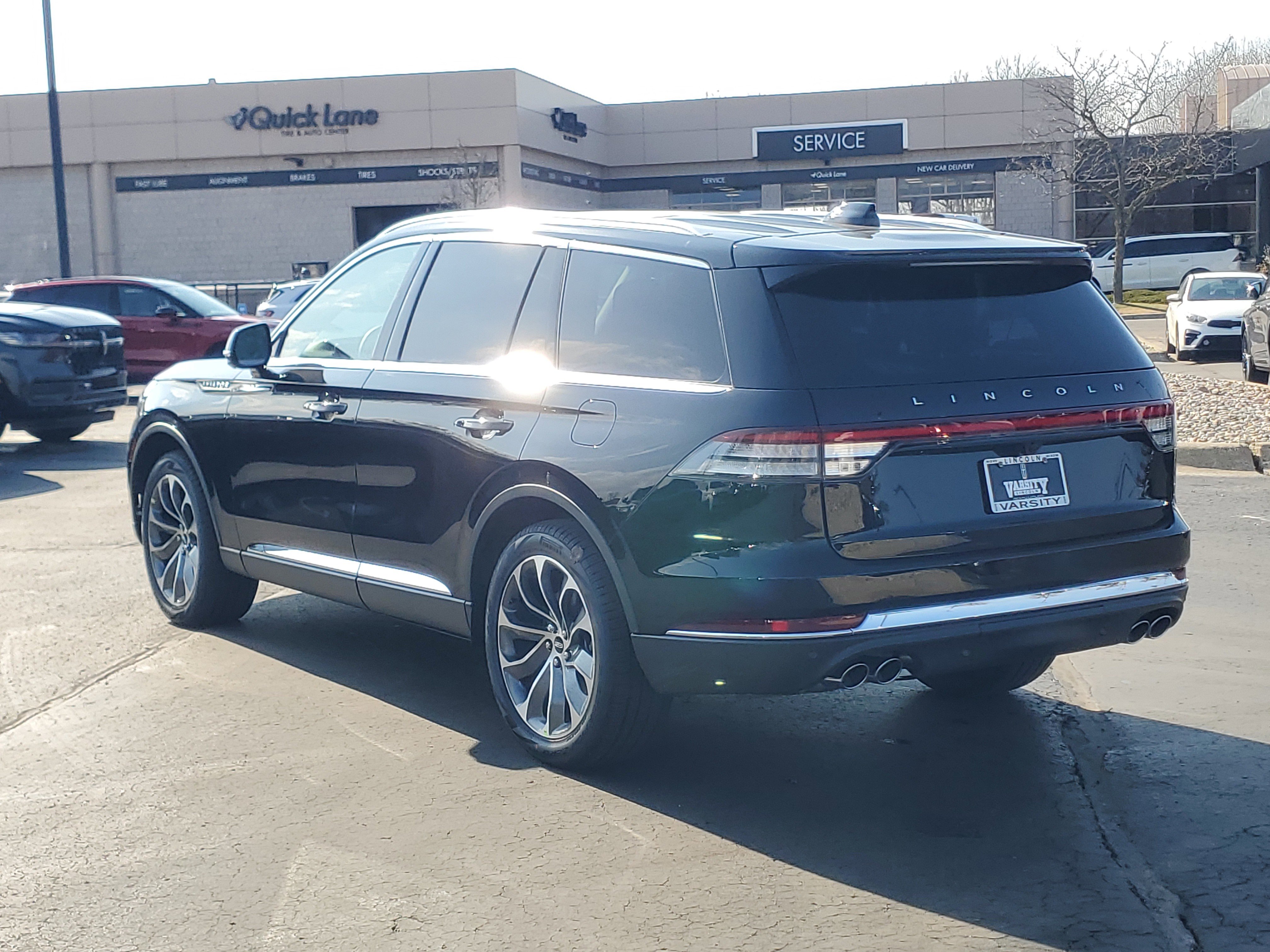 New 2026 Lincoln Aviator AWD image 3
