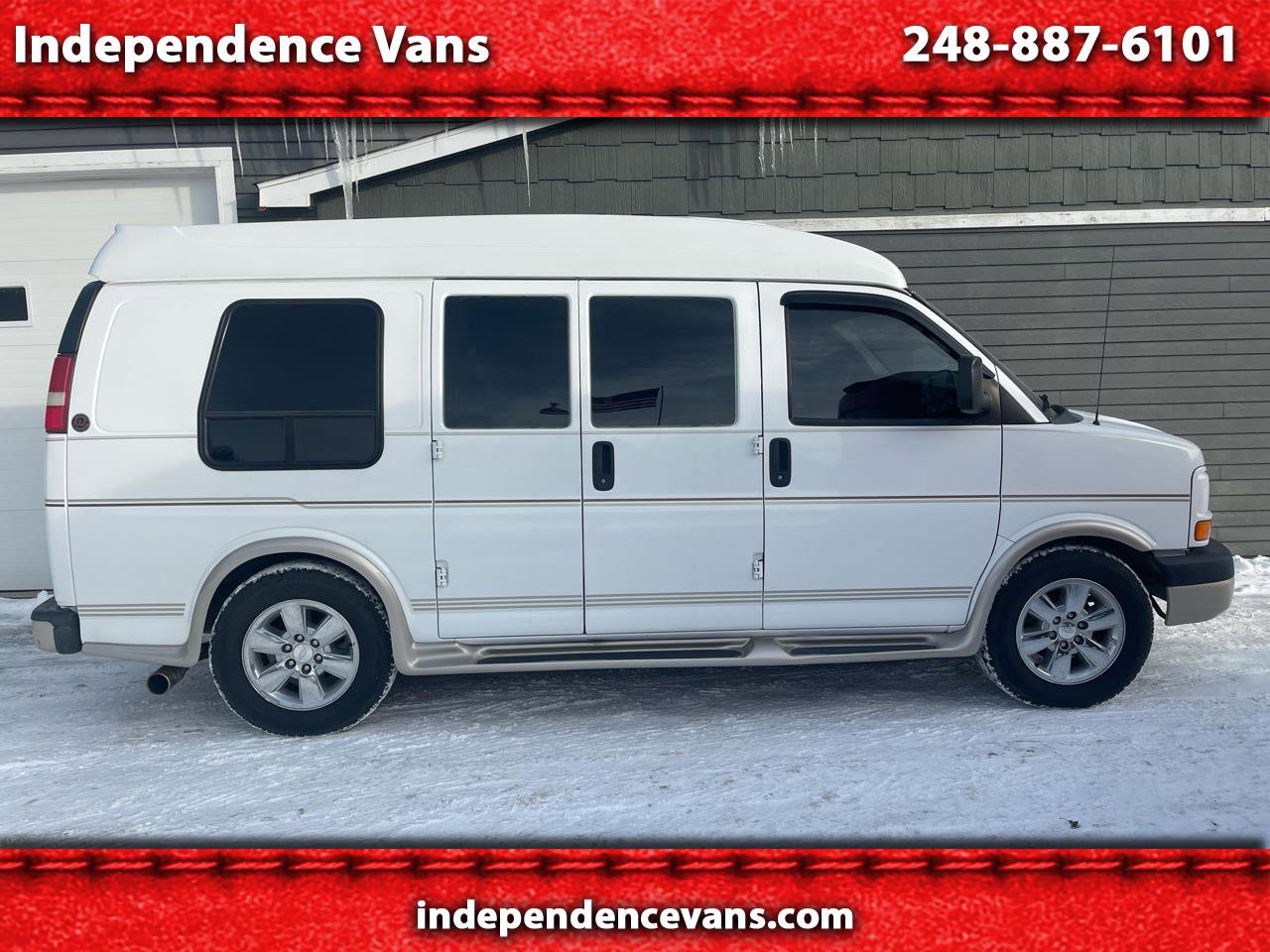 Used 2011 Chevrolet Express 1500 image 1