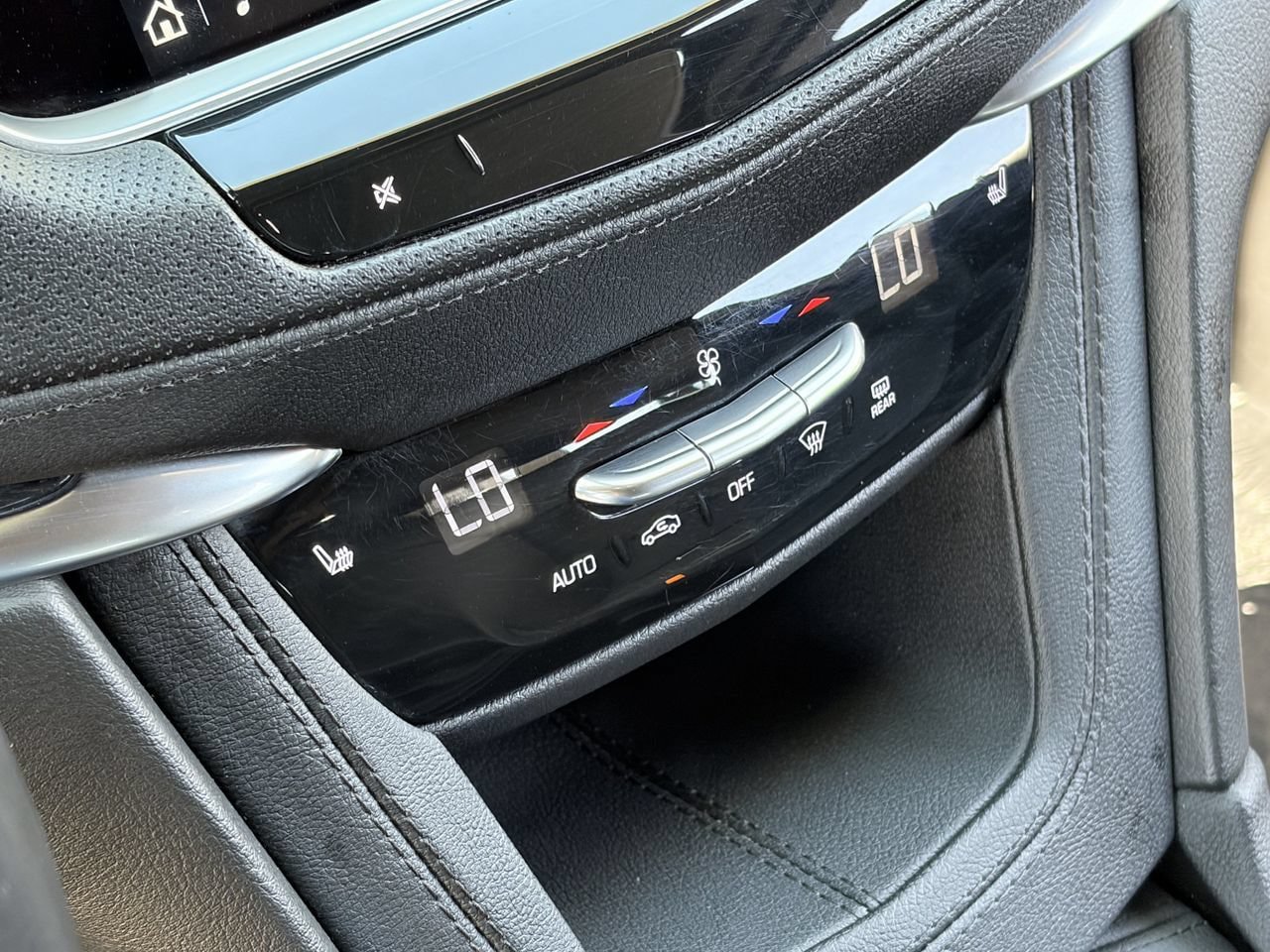Certified 2024 Cadillac XT5 Premium Luxury FWD image 30