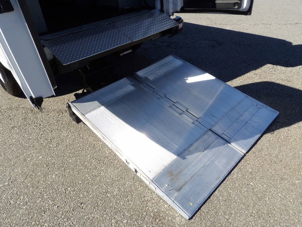 Used 2022 Chevrolet Express 3500 w/ Driver Convenience Package image 39