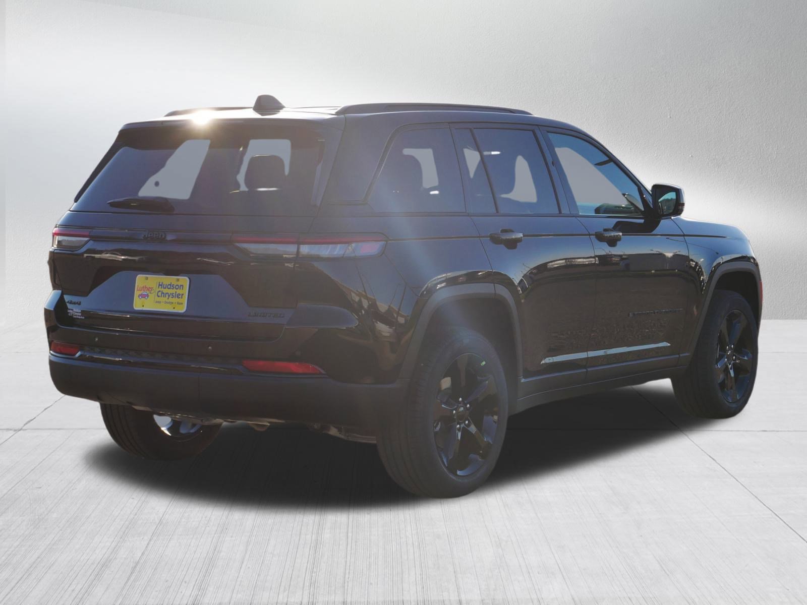 New 2025 Jeep Grand Cherokee Limited w/ Black Appearance Package video 2