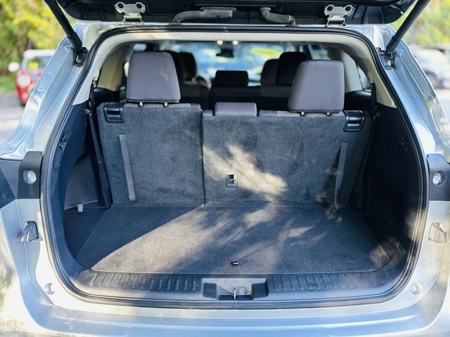 Used 2024 Toyota Highlander LE image 23