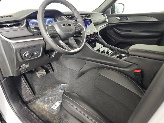 New 2025 Jeep Grand Cherokee 4WD image 9