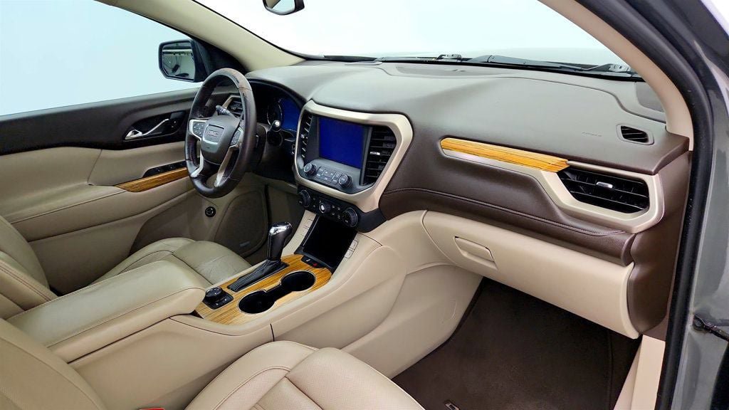 Used 2017 GMC Acadia Denali w/ Technology Package FWD image 24