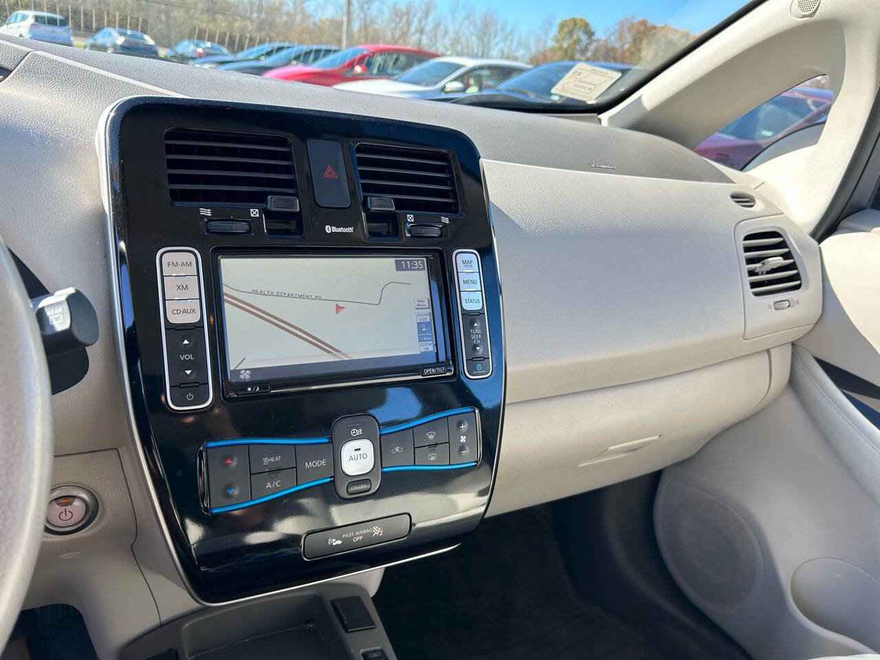 Used 2014 Nissan Leaf SV w/ LED & Quick Charge Package image 11