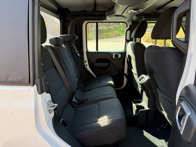 Used 2022 Jeep Gladiator Sport w/ Trailer Tow Package image 16