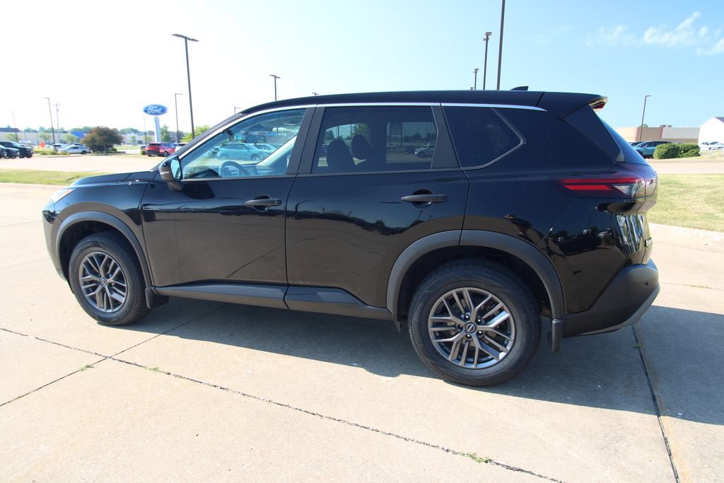 Used 2023 Nissan Rogue S AWD/4WD image 17