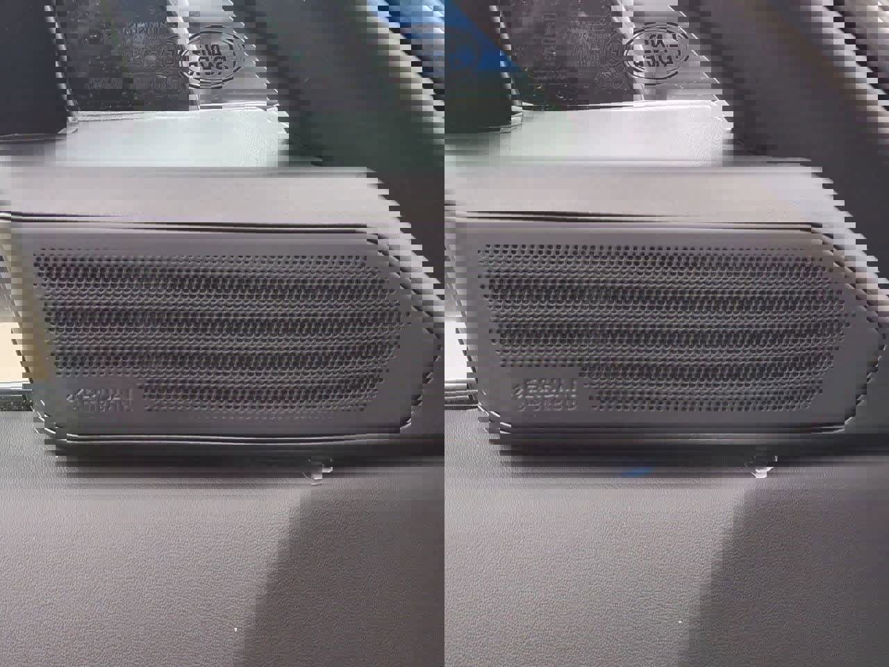 New 2025 Land Rover Range Rover Sport SE image 32