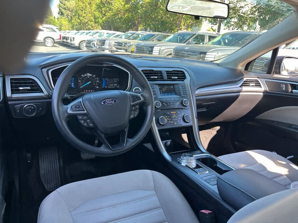 Used 2017 Ford Fusion S FWD image 7