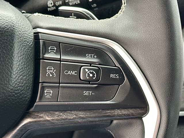 Used 2025 Jeep Grand Cherokee Limited image 30